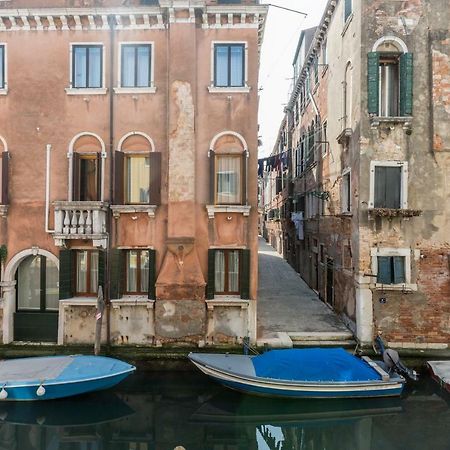 Venice Little Canal Bagian luar foto